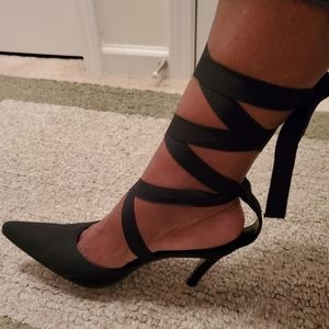 Leg strap punps - NWOT